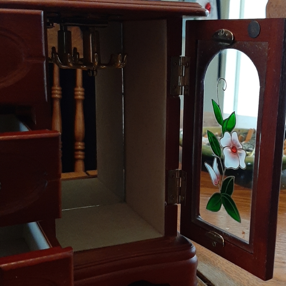Jewelry box - Picture 3 of 4